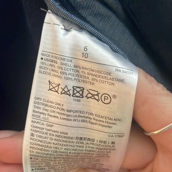 GAP Lightweight Relaxed Fit Navy Blazer - Picture 6 of 6